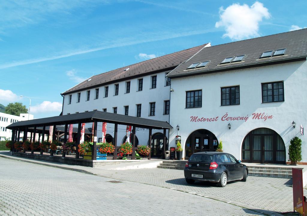 Cerveny Mlyn Hotel Tisnov Luaran gambar