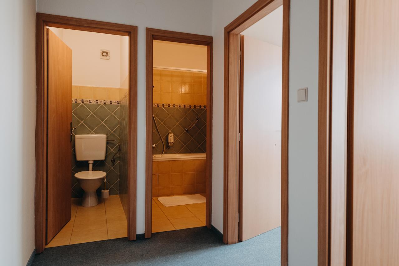 Cerveny Mlyn Hotel Tisnov Luaran gambar